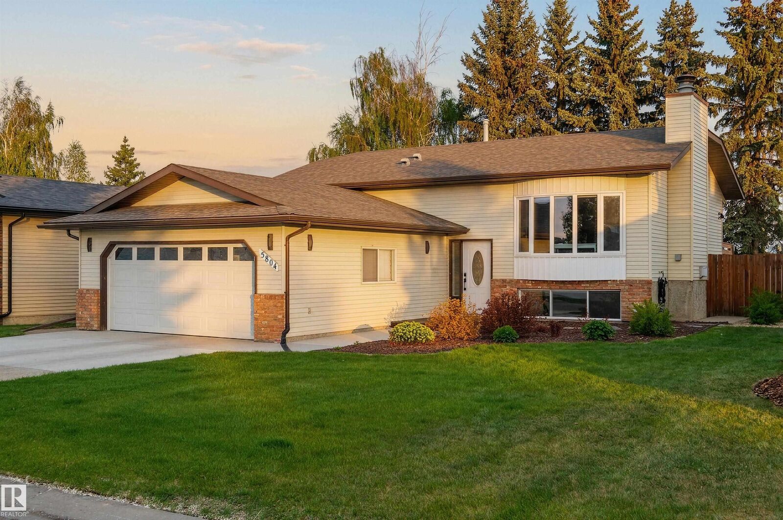 Property Photo: 5804 57 Avenue AB T4X 1A9