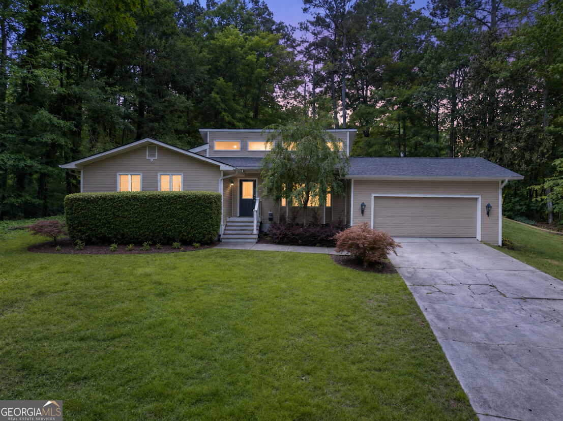 Property Photo: 4158 Berkshire Court GA 30180
