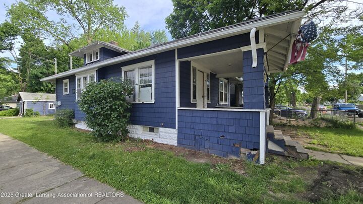 Property Photo: 942 Dakin Street MI 48912