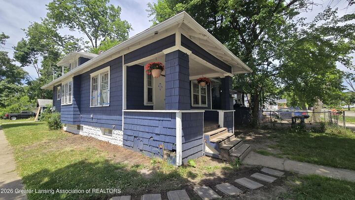 Property Photo:  942 Dakin Street  MI 48912 