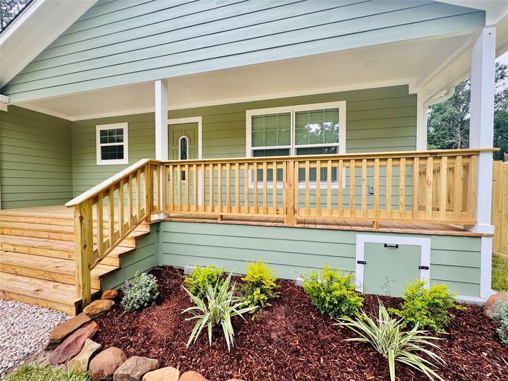 Property Photo: 20 Pine Trail TX 77359