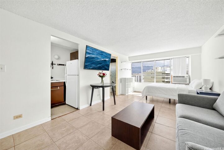 Property Photo:  2525 Date Street 1804  HI 96826 