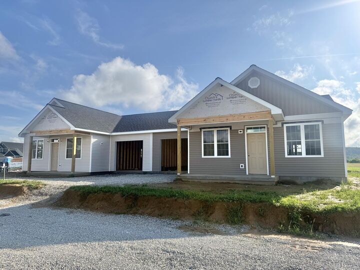 Property Photo: 304 Bluegrass Way KY 41143