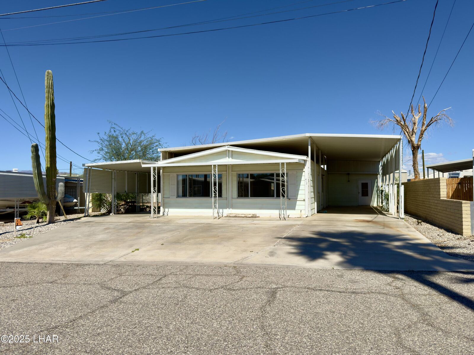 Property Photo:  412 N Misty Ln  AZ 85344 
