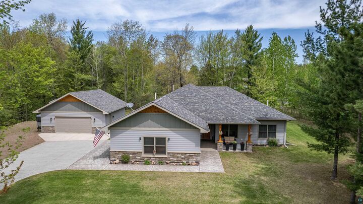 Property Photo:  1105 W Taylor Ave  MN 55720 