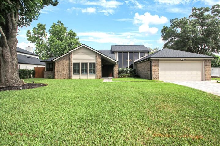 Property Photo:  7921 Palmdale Drive  FL 32819 