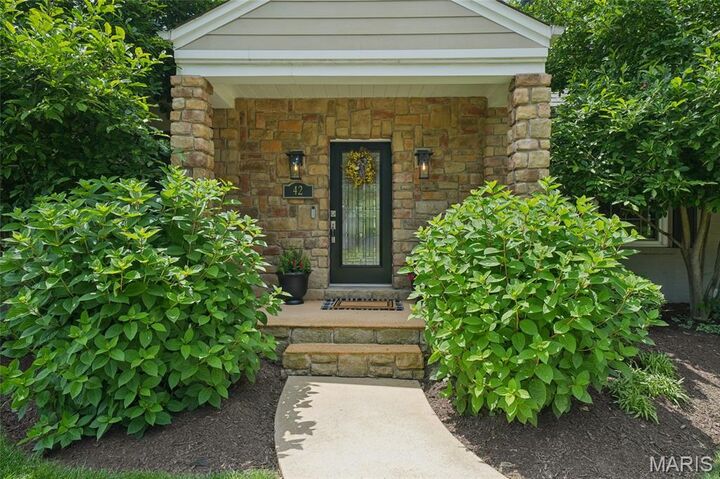 Property Photo:  42 Stoneleigh Towers  MO 63132 