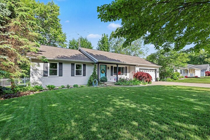 Property Photo: 14905 Canary Drive MI 49417