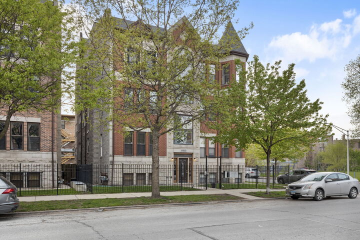 Property Photo:  4800 S Saint Lawrence Avenue 2N  IL 60615 
