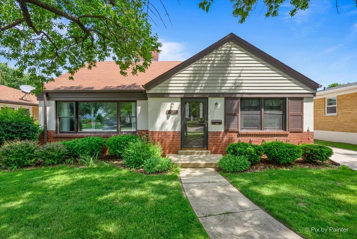 Property Photo: 361 Bryant Avenue IL 60137