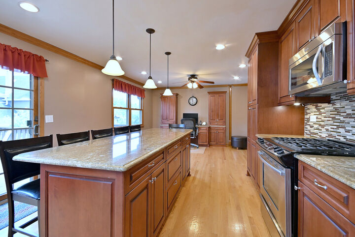 Property Photo: 8800 Richard Street IL 60171