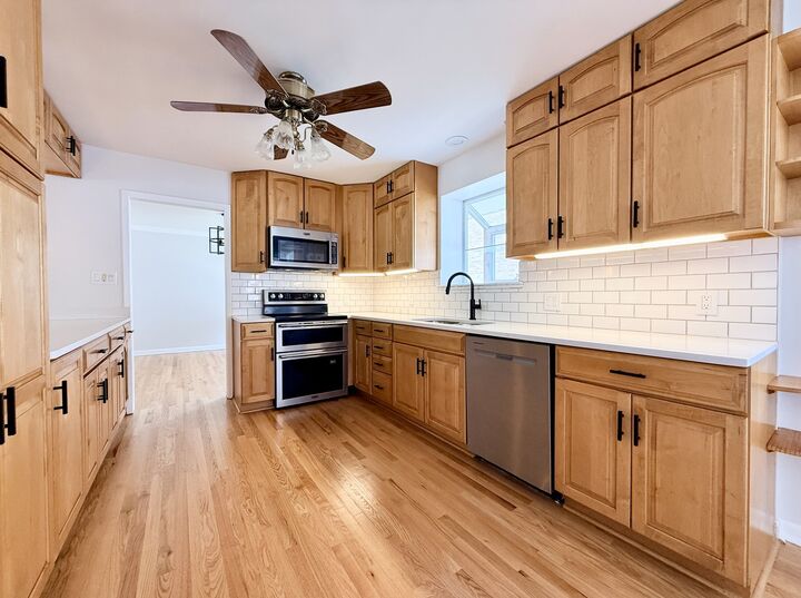 Property Photo: 7303 N Kedvale Avenue IL 60712