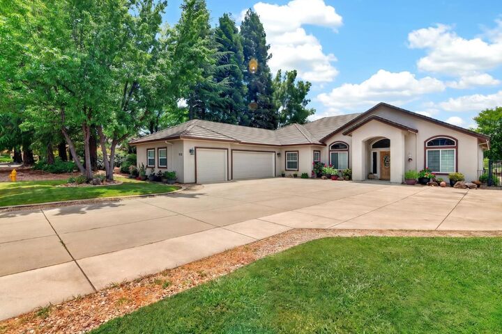 Property Photo:  910 Saint Andrews Drive  CA 95252 