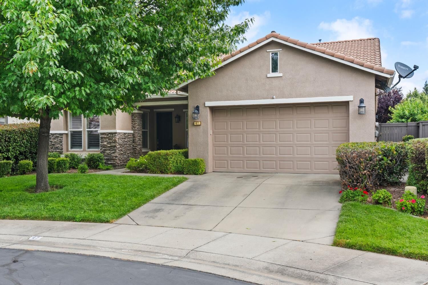 Property Photo:  47 Camrosa Place  CA 95835 