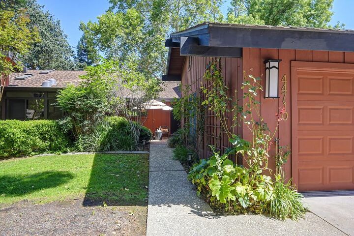 Property Photo:  44710 Garden Ct  CA 95618 