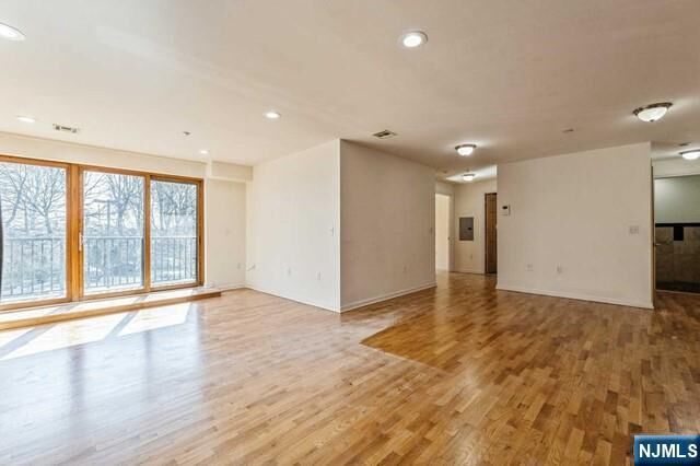 Property Photo:  17 Meadow Road 401  NJ 07070 