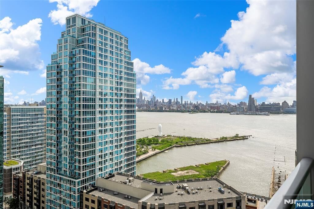 Property Photo:  20 Newport Parkway 2311  NJ 07310 