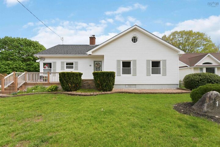 Property Photo: 10 Connaught Ave Avenue NS B0S 1P0
