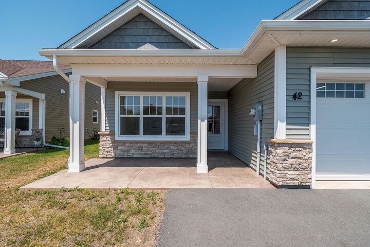 Property Photo: 42 Elizabeth Avenue NS B0N 2T0