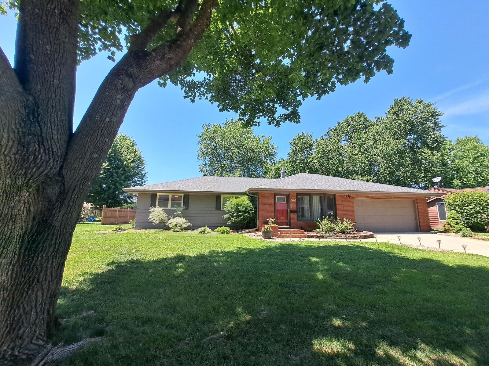 Property Photo:  314 Meredith Road  MN 56007 