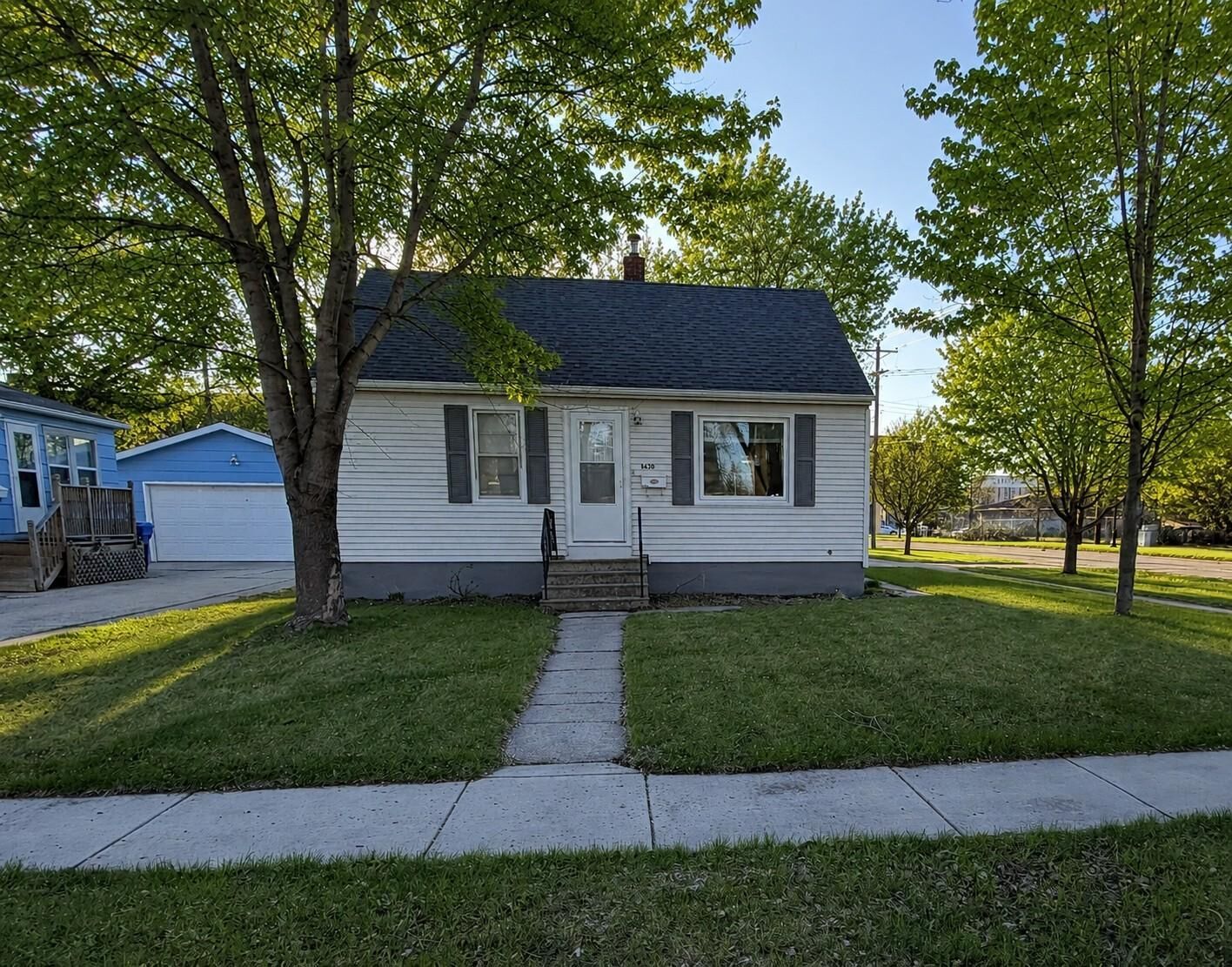Property Photo:  1630 14th Street S  ND 58103 