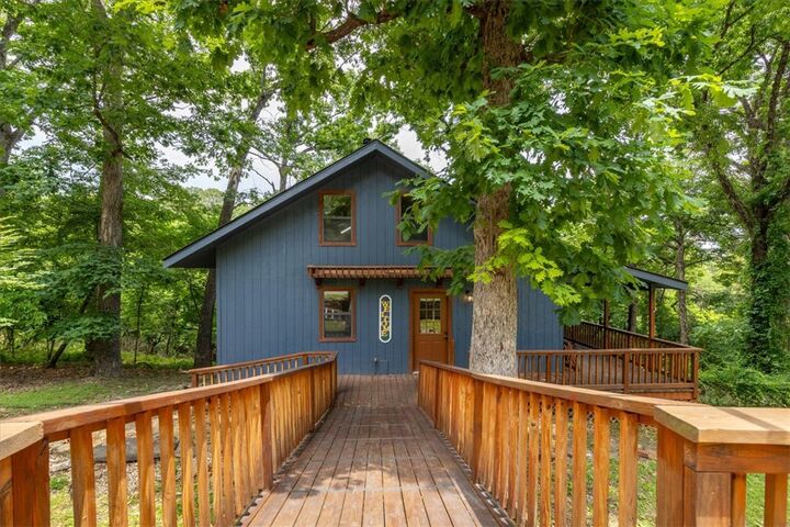 Property Photo: 8665 White Oak Drive AR 72756