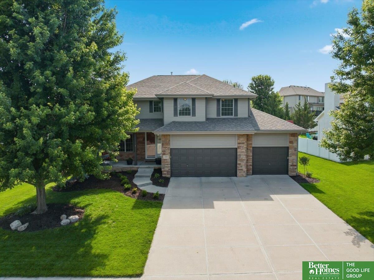 Property Photo:  12427 S 79 Avenue  NE 68046 