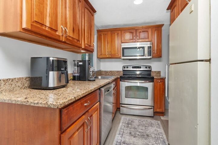 Property Photo: 108 Bishop Dr 108 MA 01702