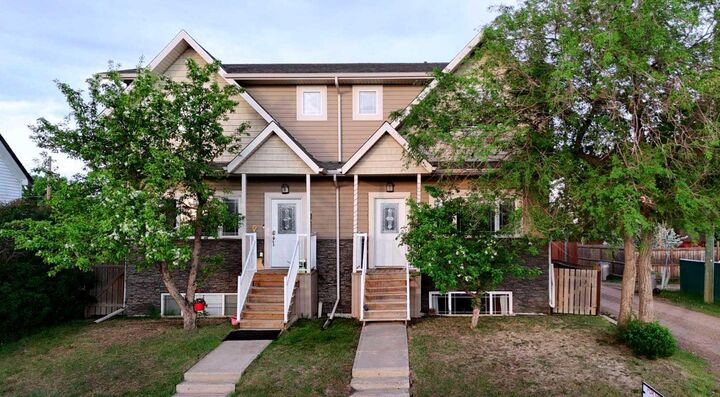 Property Photo: 5007B 46 Street AB T4K 1A7