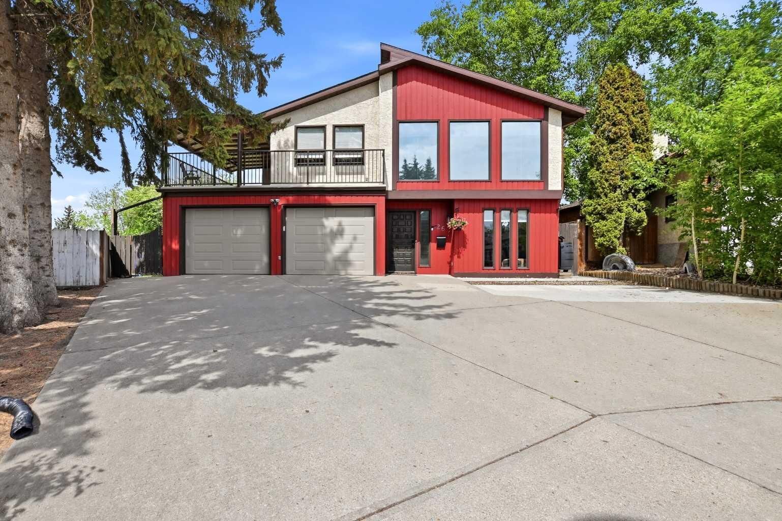 Property Photo: 26 Gummow Close AB T4P 2M3