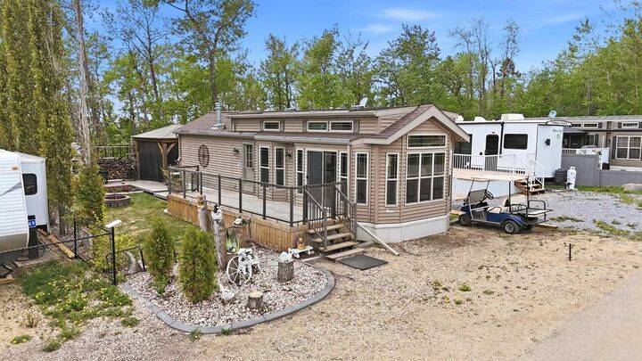 Property Photo: 41310 Range Road 282 70 AB T4L 2N3