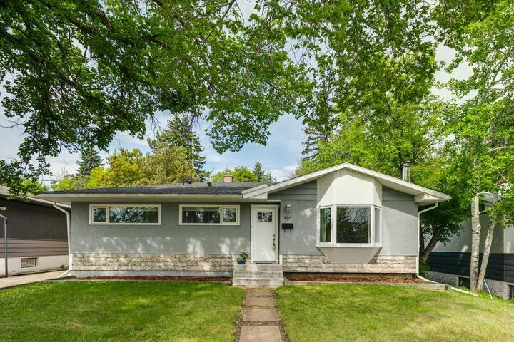 Property Photo: 40 Henefer Road SW AB T2V 3B4