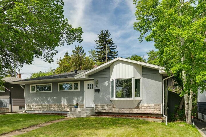 Photo de la propriété: 40 Henefer Road SW AB T2V 3B4
