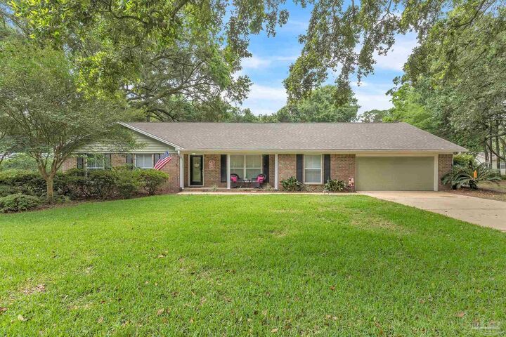 Property Photo:  449 Man O War Cir  FL 32533 