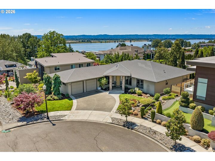 Property Photo:  1508 SE Hawks View Ct  WA 98664 