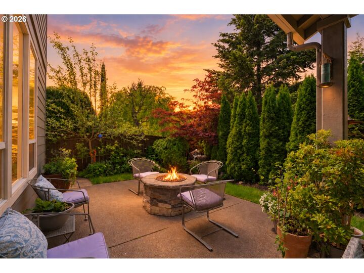 Property Photo:  409 N 43rd Ct  WA 98642 