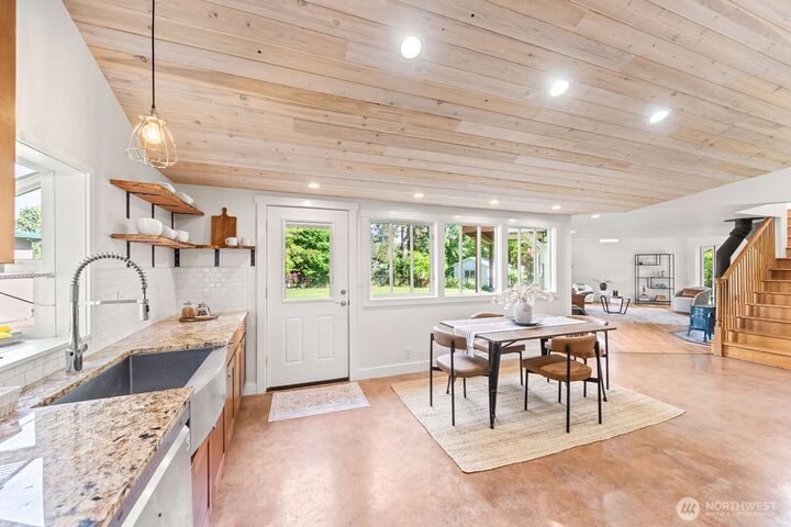 Property Photo: 22604 Deppman Road SW WA 98070