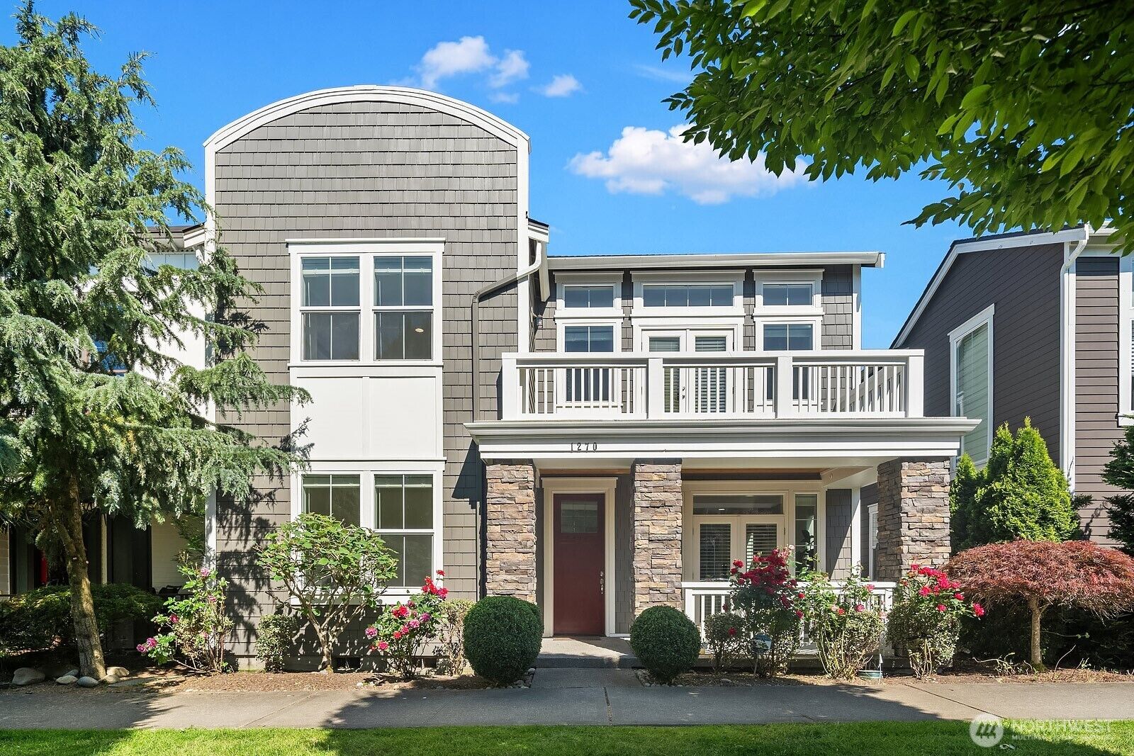 Property Photo:  1270  Pine Crest Circle NE  WA 98029 