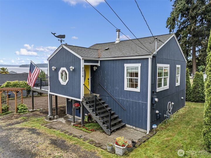 Property Photo:  8016 E Daniels Loop  WA 98366 