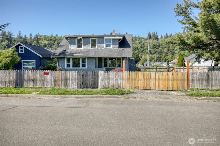 Property Photo:  2311  Aberdeen Avenue  WA 98550 