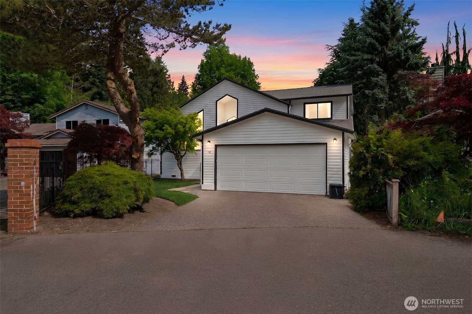 Property Photo:  1116 NE 150th Court  WA 98155 