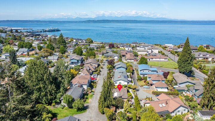 Property Photo: 631 Giltner Lane WA 98020