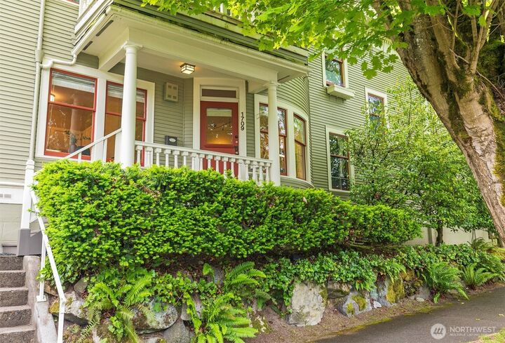 Property Photo: 1709 E Republican Street 6 WA 98112
