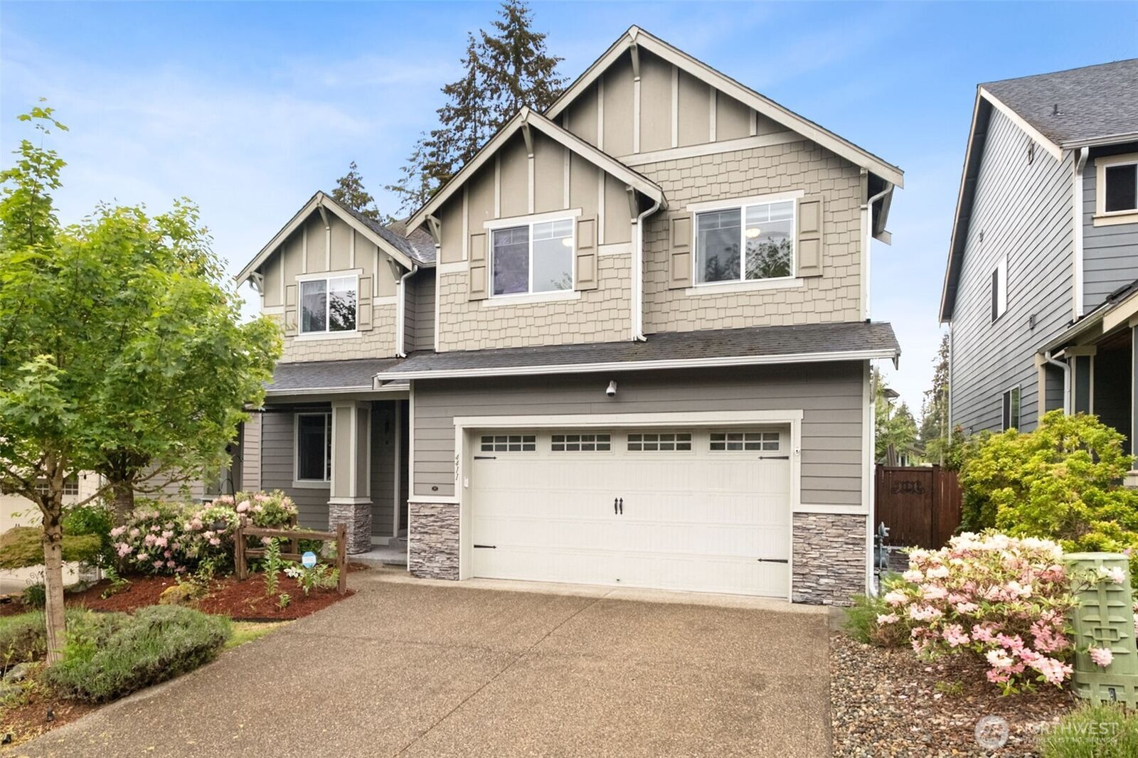 Property Photo:  4411 S 330 Place  WA 98001 