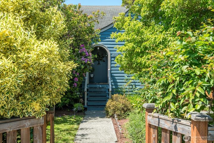 Property Photo:  1514  Lombard Avenue  WA 98201 