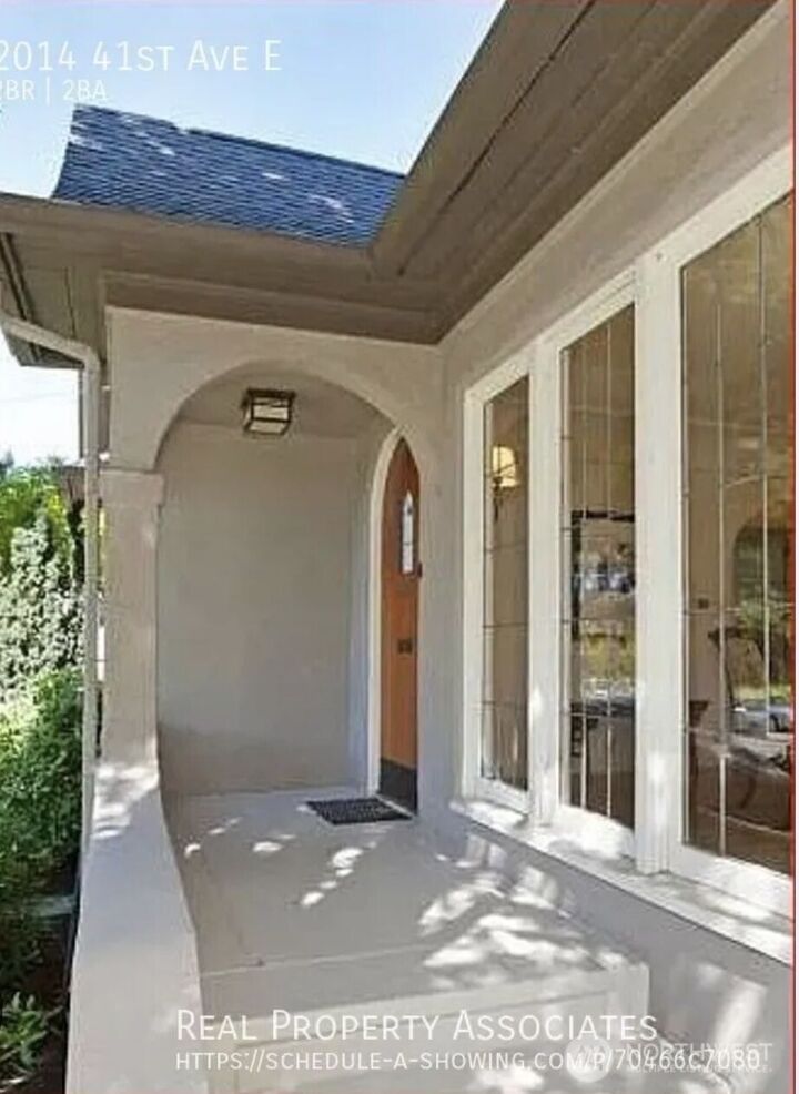 Property Photo:  2014  41st Avenue E  WA 98112 