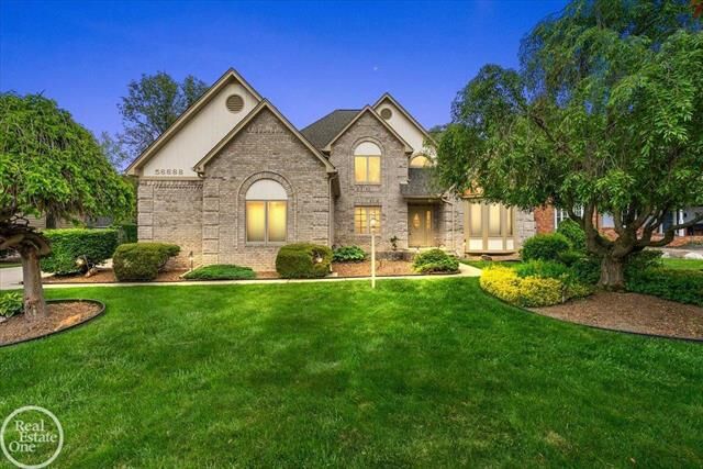 Property Photo:  56688 Portsmouth Court  MI 48316 