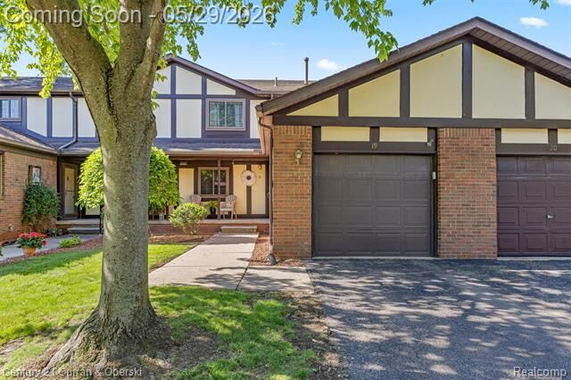 Property Photo:  19 Parkplace N  MI 48101 