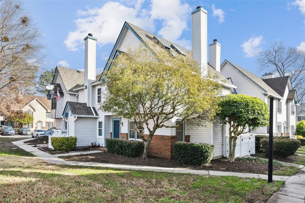 Property Photo:  27 Tamarisk Quay F  VA 23666 