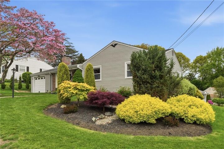 Property Photo:  13 Garden Drive  RI 02865 